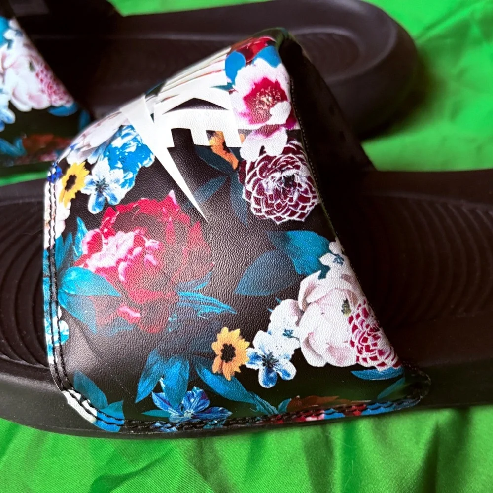Nike Black Slide Sandals with Multicolor Floral Strap - Picture 2 of 6